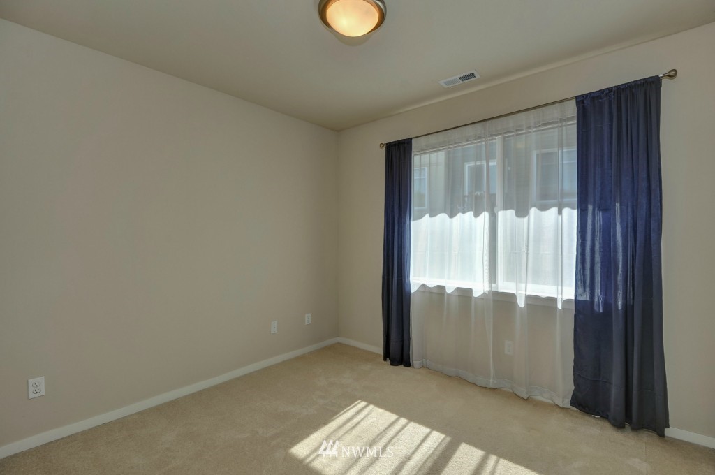 109 Cougar Ridge Road Northwest, Unit 1606 Issaquah, WA 98027 - Photo 10 of 14