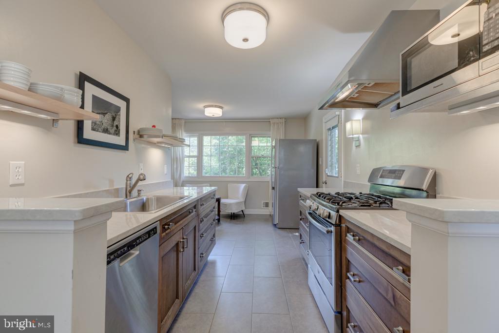 4205 Franconia Road Alexandria, VA 22310 - Photo 11 of 42 Kitchen