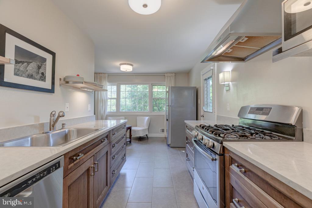 4205 Franconia Road Alexandria, VA 22310 - Photo 12 of 42 Kitchen
