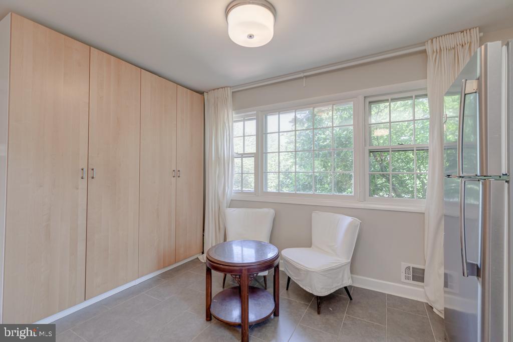 4205 Franconia Road Alexandria, VA 22310 - Photo 15 of 42 Breakfast Area