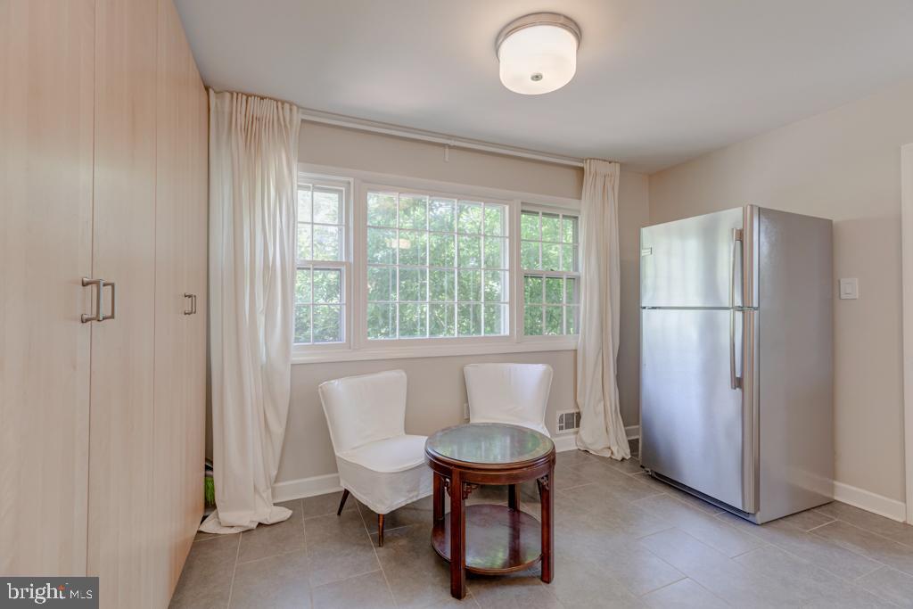 4205 Franconia Road Alexandria, VA 22310 - Photo 16 of 42 Breakfast Area