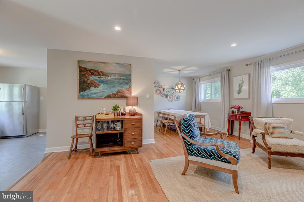 4205 Franconia Road Alexandria, VA 22310 - Photo 4 of 42 Living Room