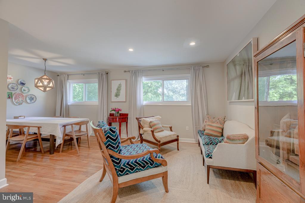4205 Franconia Road Alexandria, VA 22310 - Photo 5 of 42 Living Room
