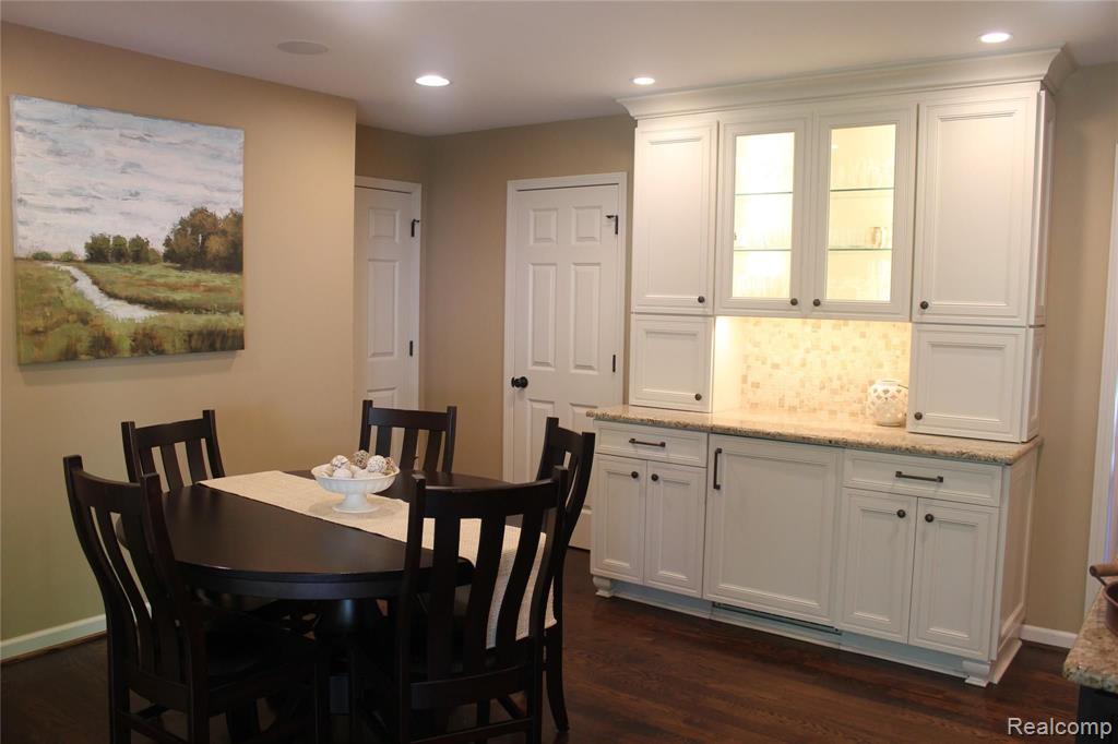 1794 Skyline Drive Rochester Hills, MI 48306 - Photo 5 of 41