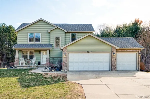 $418,000 | 7047 Bennington Greens Drive, Owosso, MI 48867