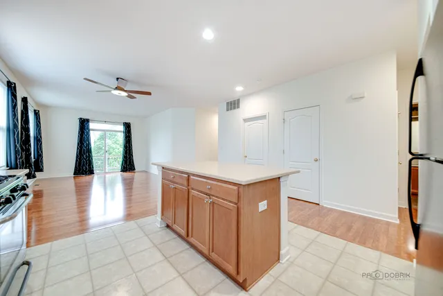 $2,200 | 1322 Prescott Drive, Unit 20413, Volo, IL 60020