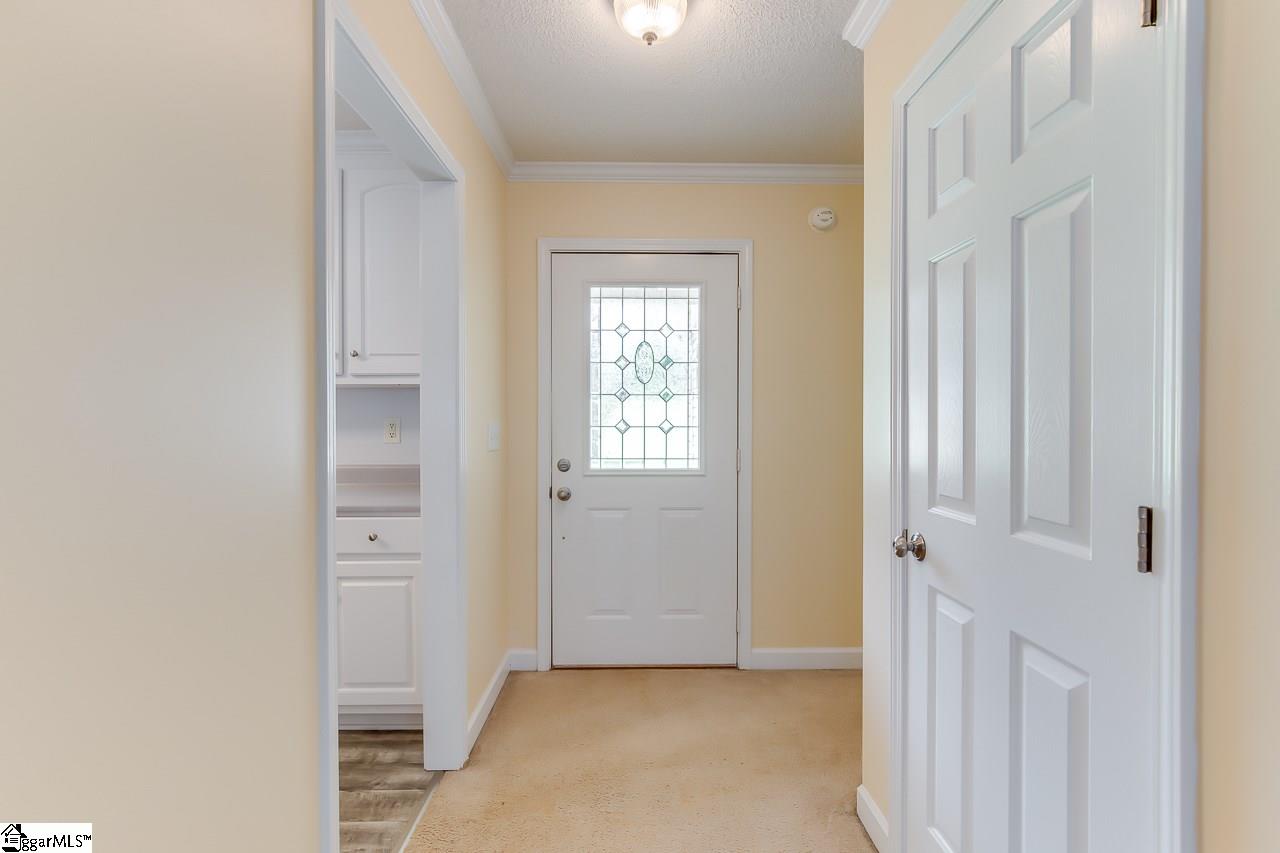 712 Old Cedar Rock Road Easley, SC 29640 - Photo 9 of 36 Gallery Image 9