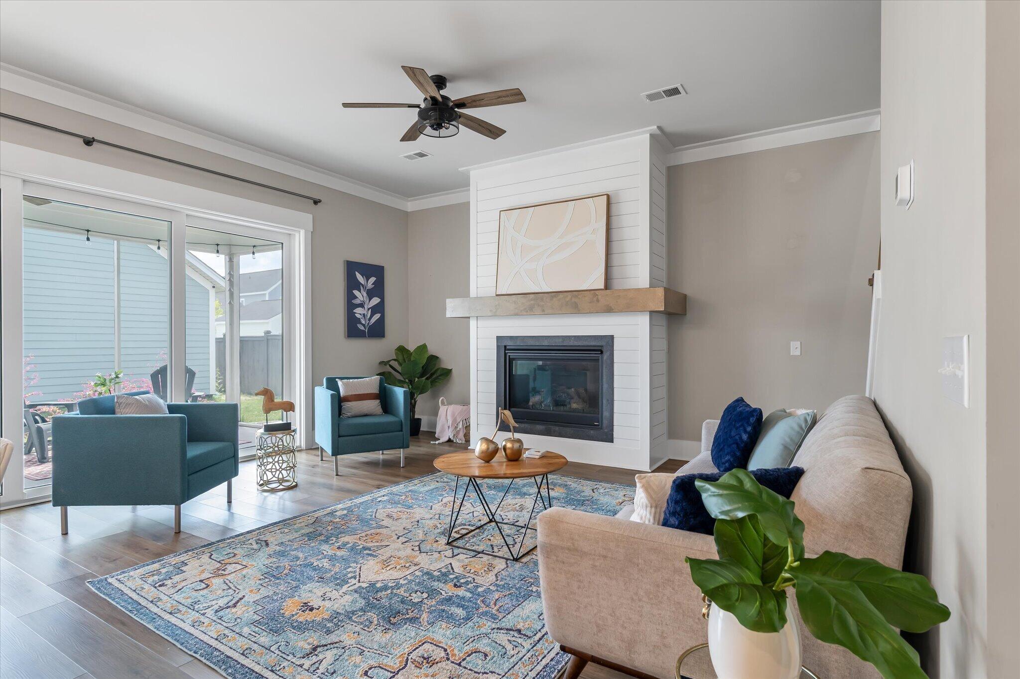 619 Blueway Avenue Summerville, SC 29486 - Photo 8 of 40 Living Room