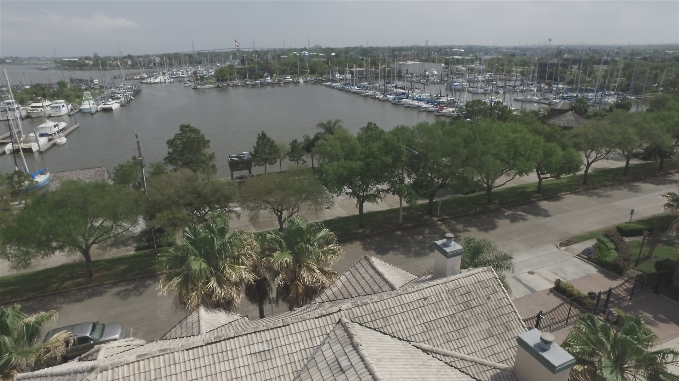 457 Mariners Drive Kemah, TX 77565 - Photo 2 of 25 Nestled between Waterford Harbour and Water Gate Marinas!