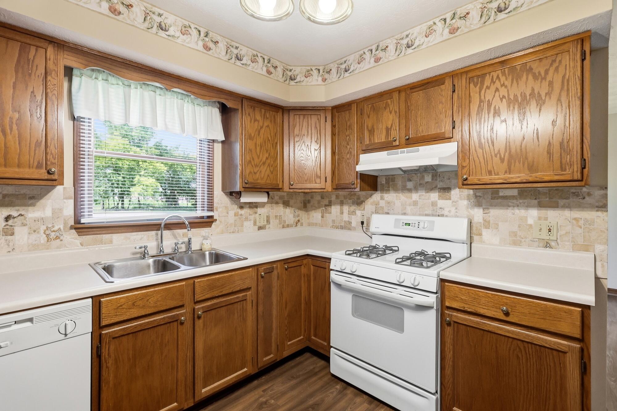 1703 Fox Ridge Drive Springfield, OH 45503 - Photo 16 of 43 022
