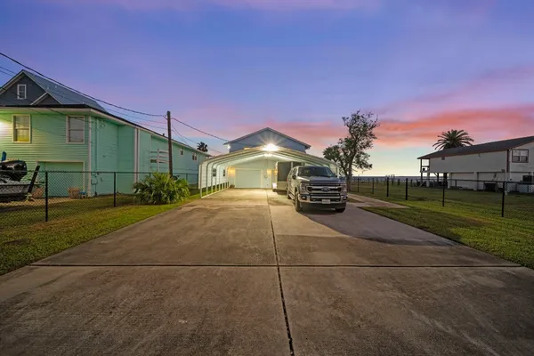 $579,950 | 1407 John Street, Dickinson, TX 77539