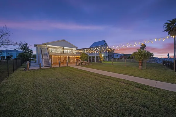 $579,950 | 1407 John Street, Dickinson, TX 77539