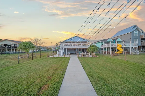 $579,950 | 1407 John Street, Dickinson, TX 77539