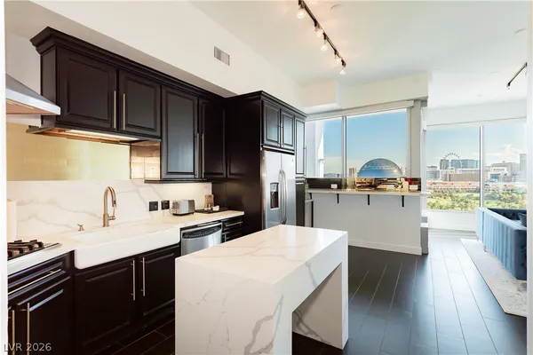 $3,800 | 360 East Desert Inn Road, Unit 1502, Las Vegas, NV 89109