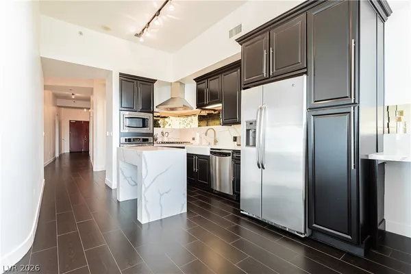 $3,800 | 360 East Desert Inn Road, Unit 1502, Las Vegas, NV 89109