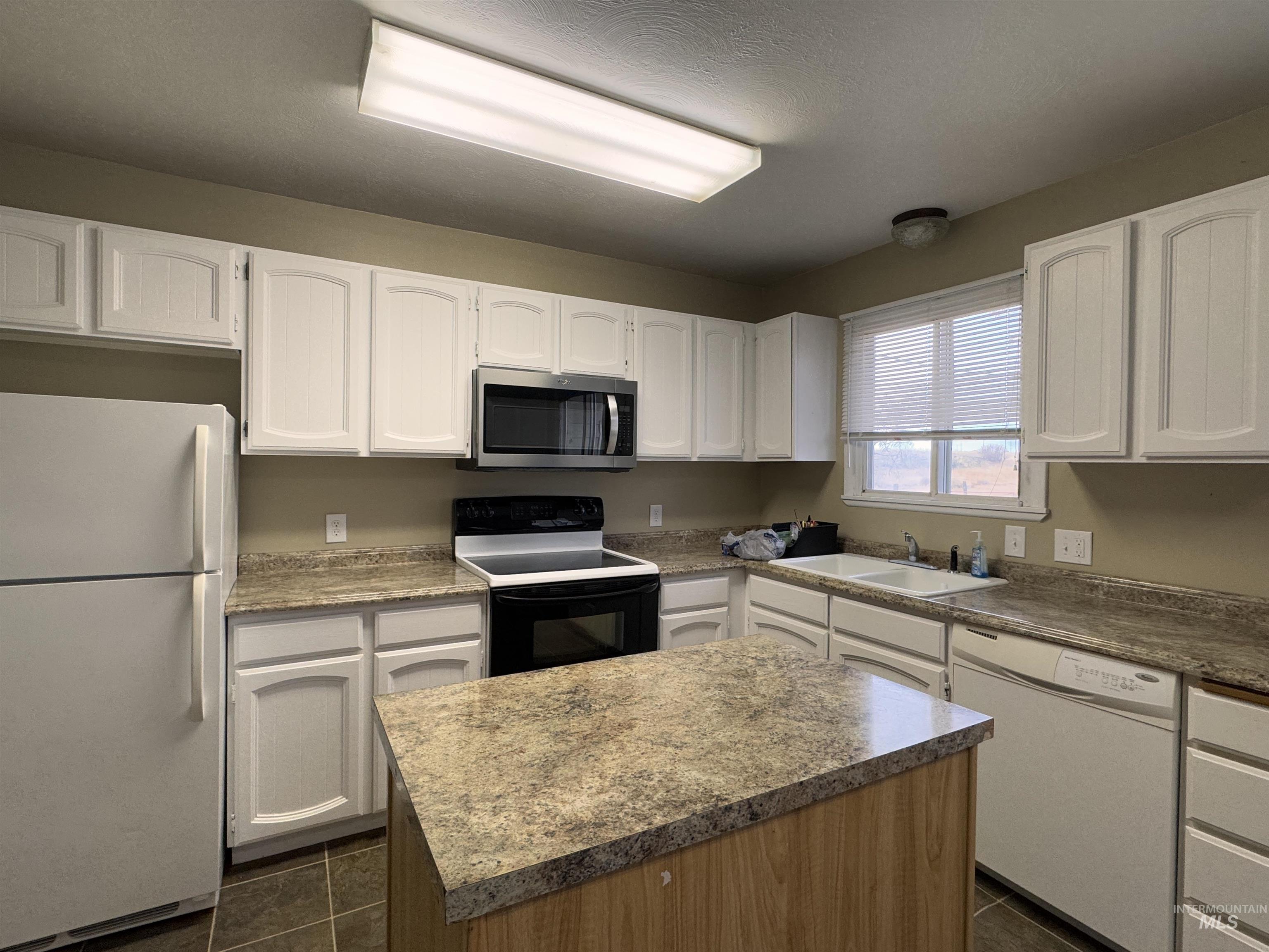 501 South Edith Street Shoshone, ID 83352 - Photo 9 of 32