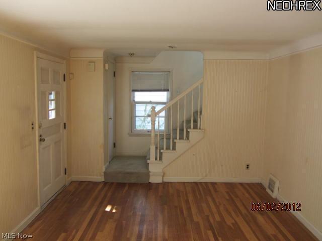 1158 Argonne Road Cleveland, OH 44121 - Photo 2 of 10