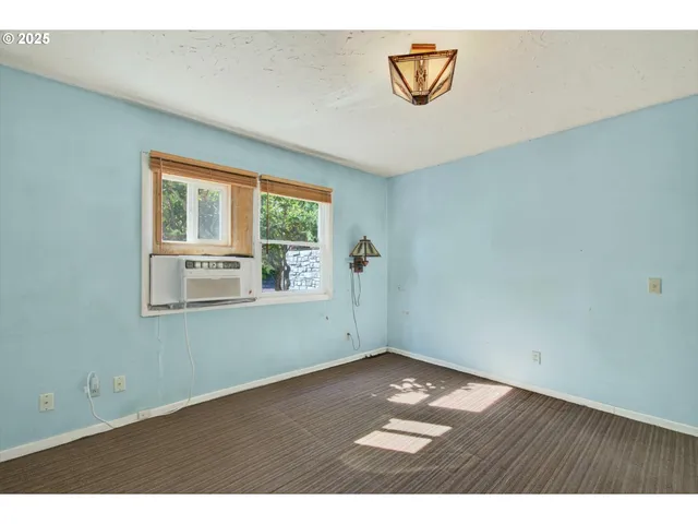 $260,000 | 3945 Northeast Bryant Street, Portland, OR 97211