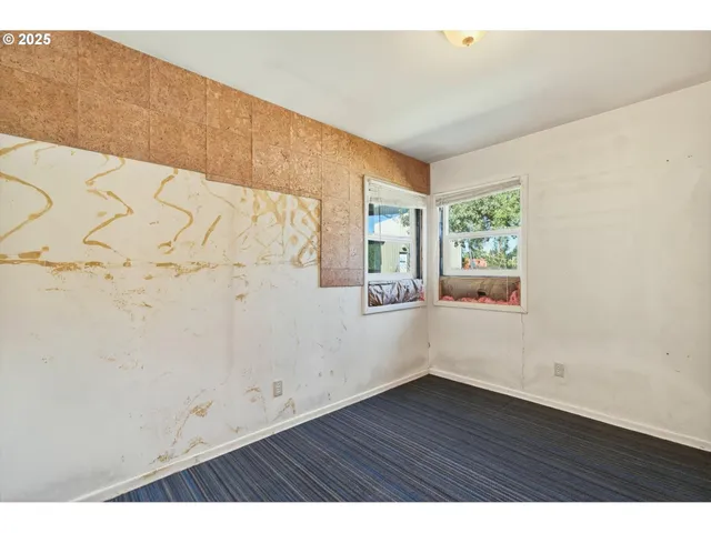 $260,000 | 3945 Northeast Bryant Street, Portland, OR 97211