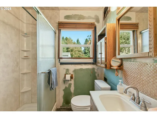 $260,000 | 3945 Northeast Bryant Street, Portland, OR 97211