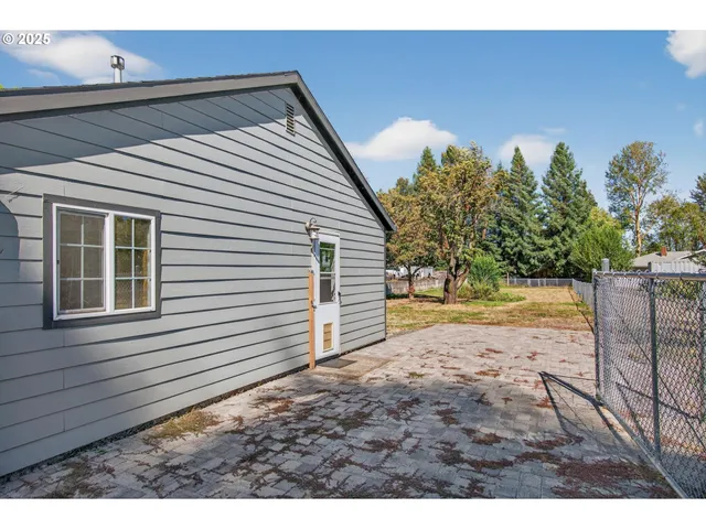 $260,000 | 3945 Northeast Bryant Street, Portland, OR 97211