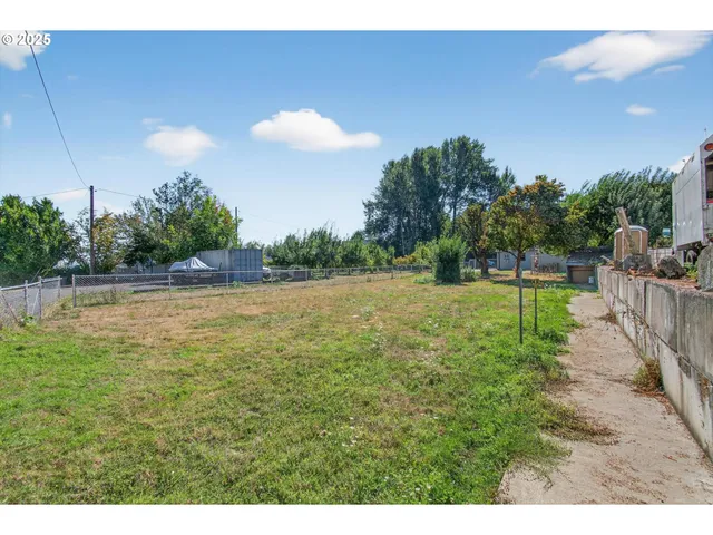 $260,000 | 3945 Northeast Bryant Street, Portland, OR 97211