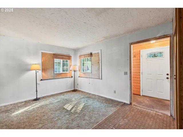 $260,000 | 3945 Northeast Bryant Street, Portland, OR 97211