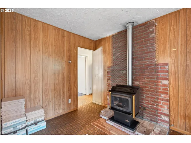 $260,000 | 3945 Northeast Bryant Street, Portland, OR 97211