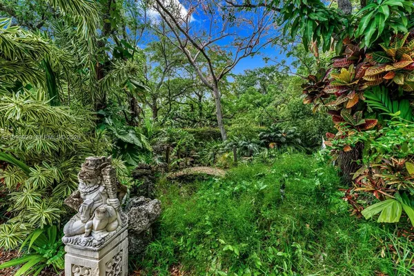 $15,000 | 186 Edgewater Drive, Coral Gables, FL 33133