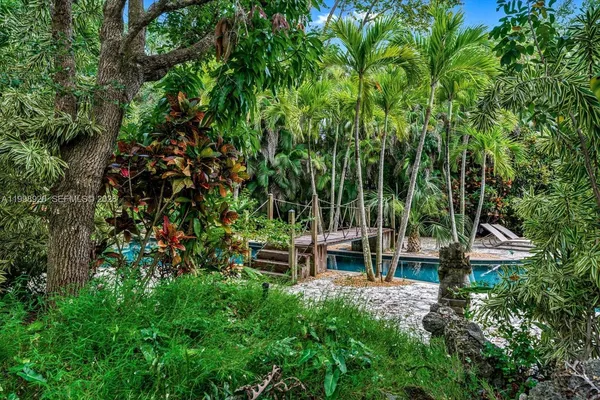 $15,000 | 186 Edgewater Drive, Coral Gables, FL 33133