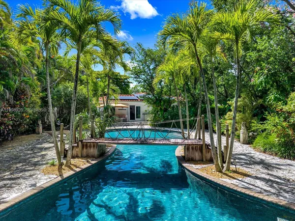 $15,000 | 186 Edgewater Drive, Coral Gables, FL 33133