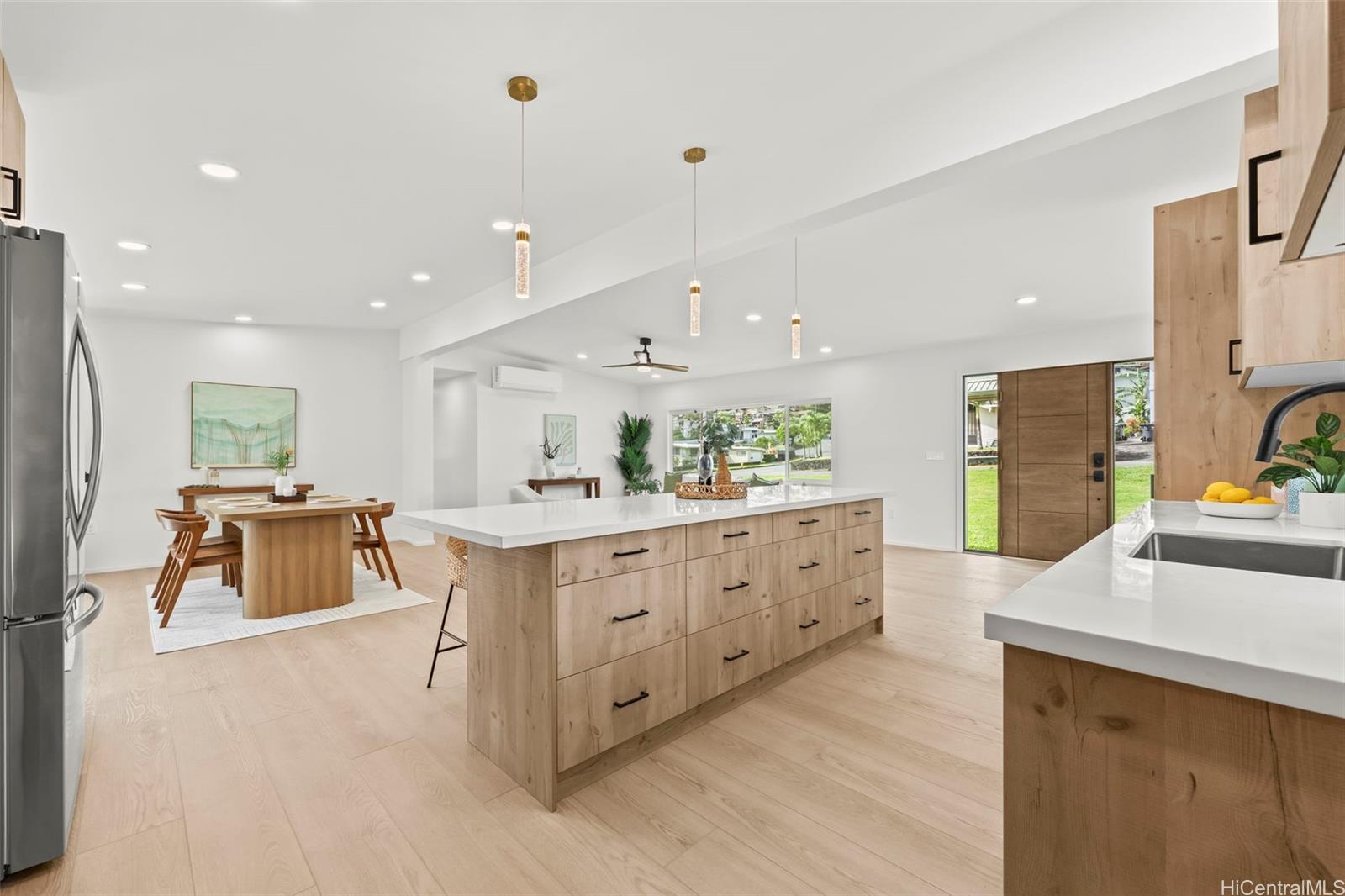 3489 Manoa Road Honolulu, HI 96822 - Photo 3 of 16