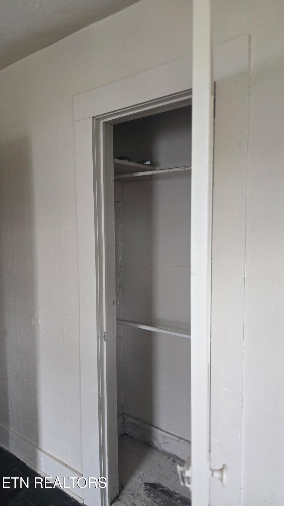 908 Crescent Street Morristown, TN 37813 - Photo 12 of 24