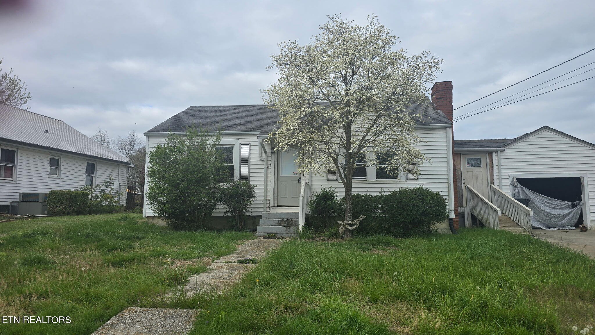 908 Crescent Street Morristown, TN 37813 - Photo 2 of 24