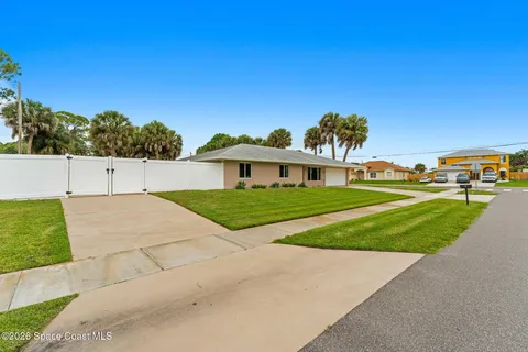 $469,900 | 498 Chamberlin Avenue Northwest, Palm Bay, FL 32907