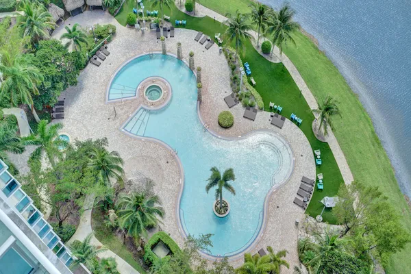 $3,500 | 2641 North Flamingo Road, Unit 2105N, Sunrise, FL 33323