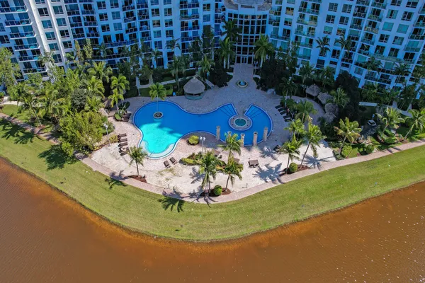 $3,500 | 2641 North Flamingo Road, Unit 2105N, Sunrise, FL 33323