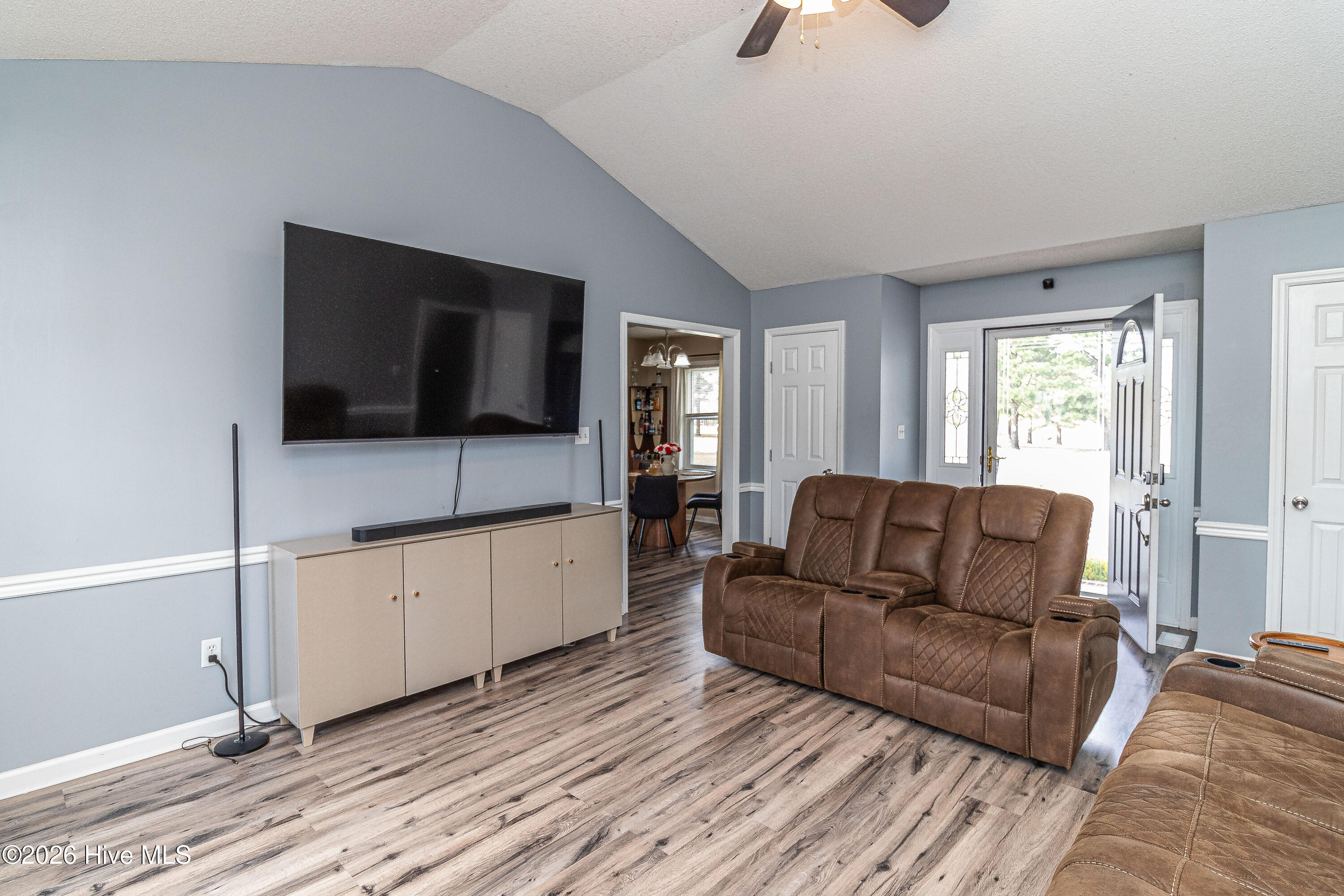 2806 Indian Springs Road Seven Springs, NC 28578 - Photo 6 of 20 Family Room - view 2