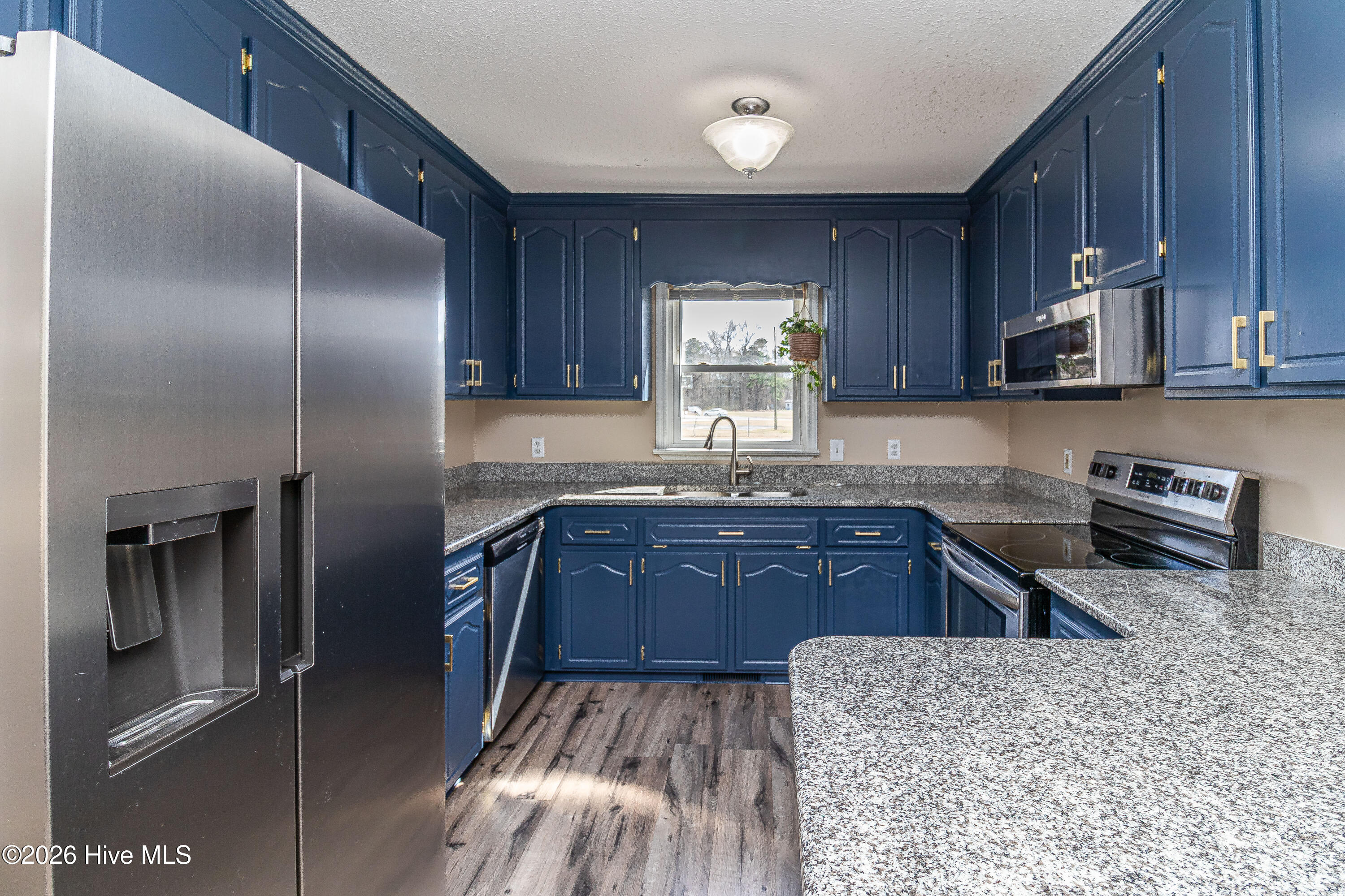 2806 Indian Springs Road Seven Springs, NC 28578 - Photo 9 of 20 Granite counter tops