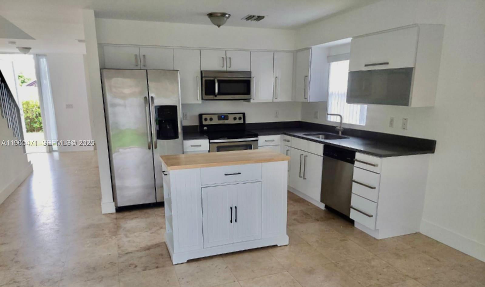 2772 Southwest 31st Court, Unit 2772 Miami, FL 33133 - Photo 4 of 31