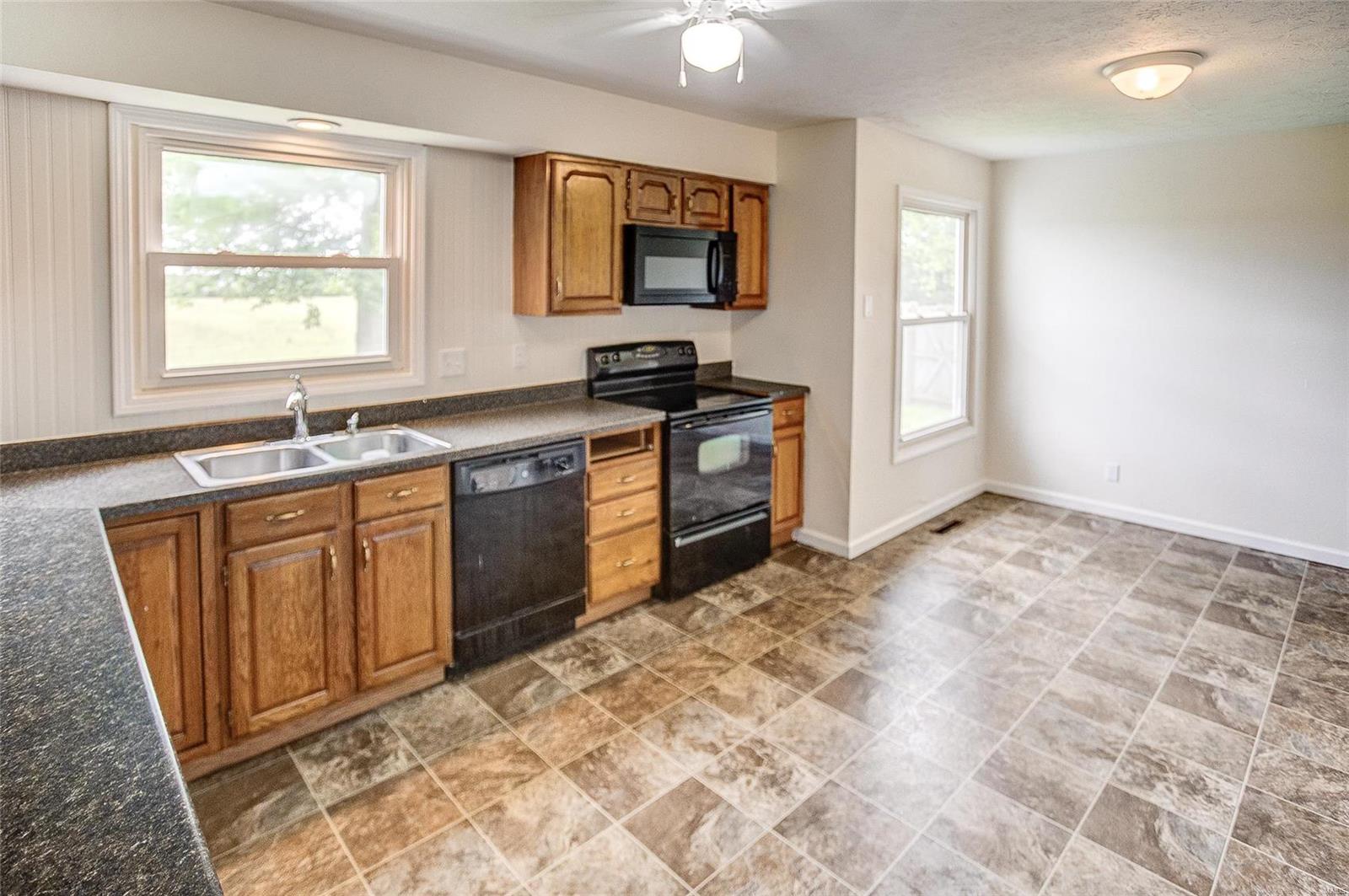 912 Fort Henry Road Belleville, IL 62221 - Photo 14 of 34 Gallery Image 14