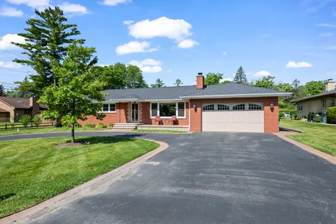 $589,000 | 4 Garden Court, Prospect Heights, IL 60070