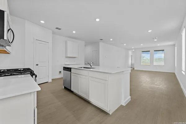 $305,000 | 6525 Titan Park, Converse, TX 78109