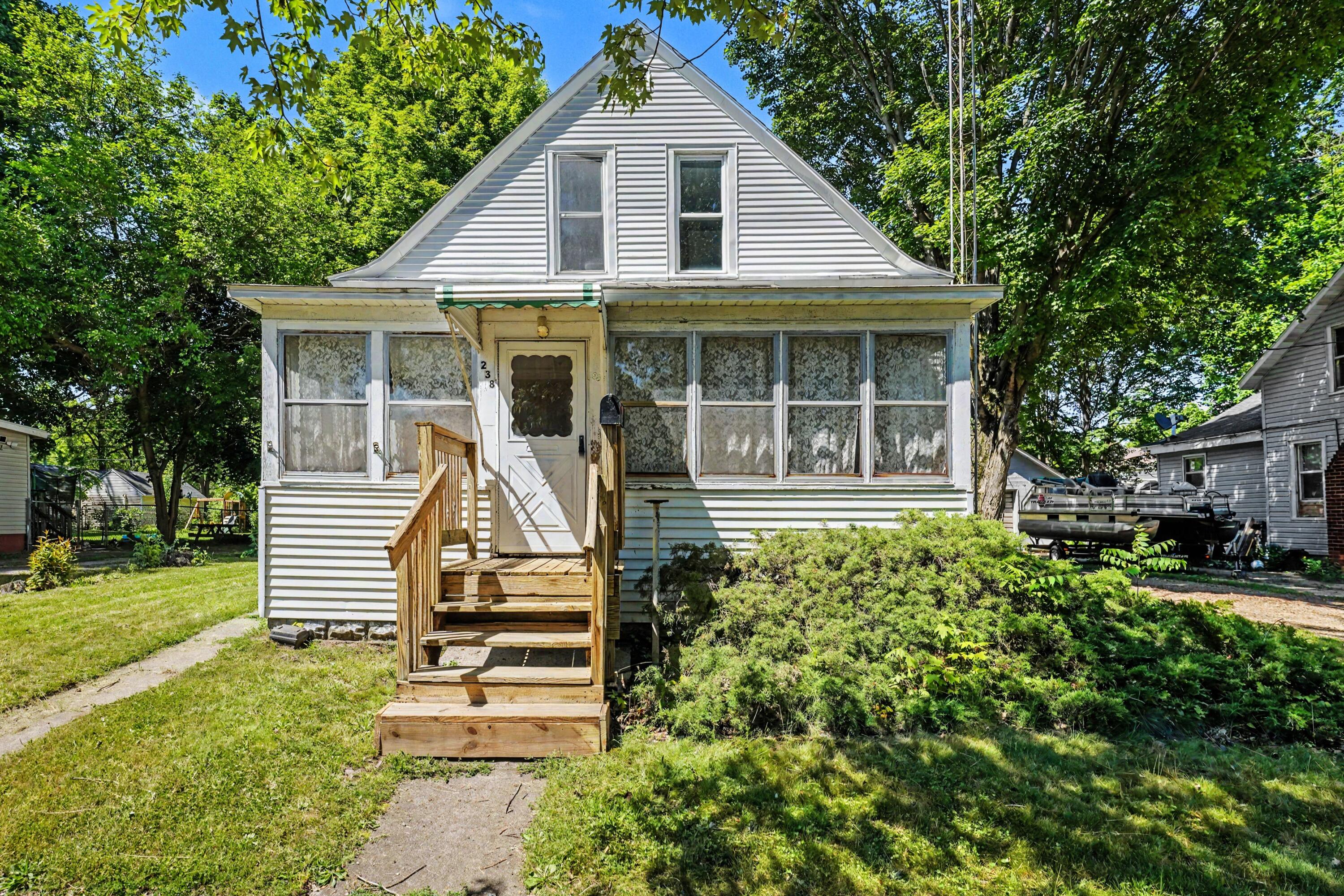 238 4th Avenue Three Rivers, MI 49093 - Photo 3 of 24 003_file_7763