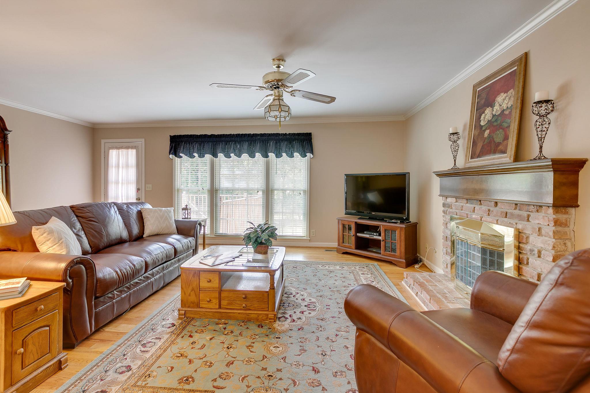 1505 Blue Springs Road Franklin, TN 37069 - Photo 3 of 20 Spacious Living Room/ Opens to Large Deck