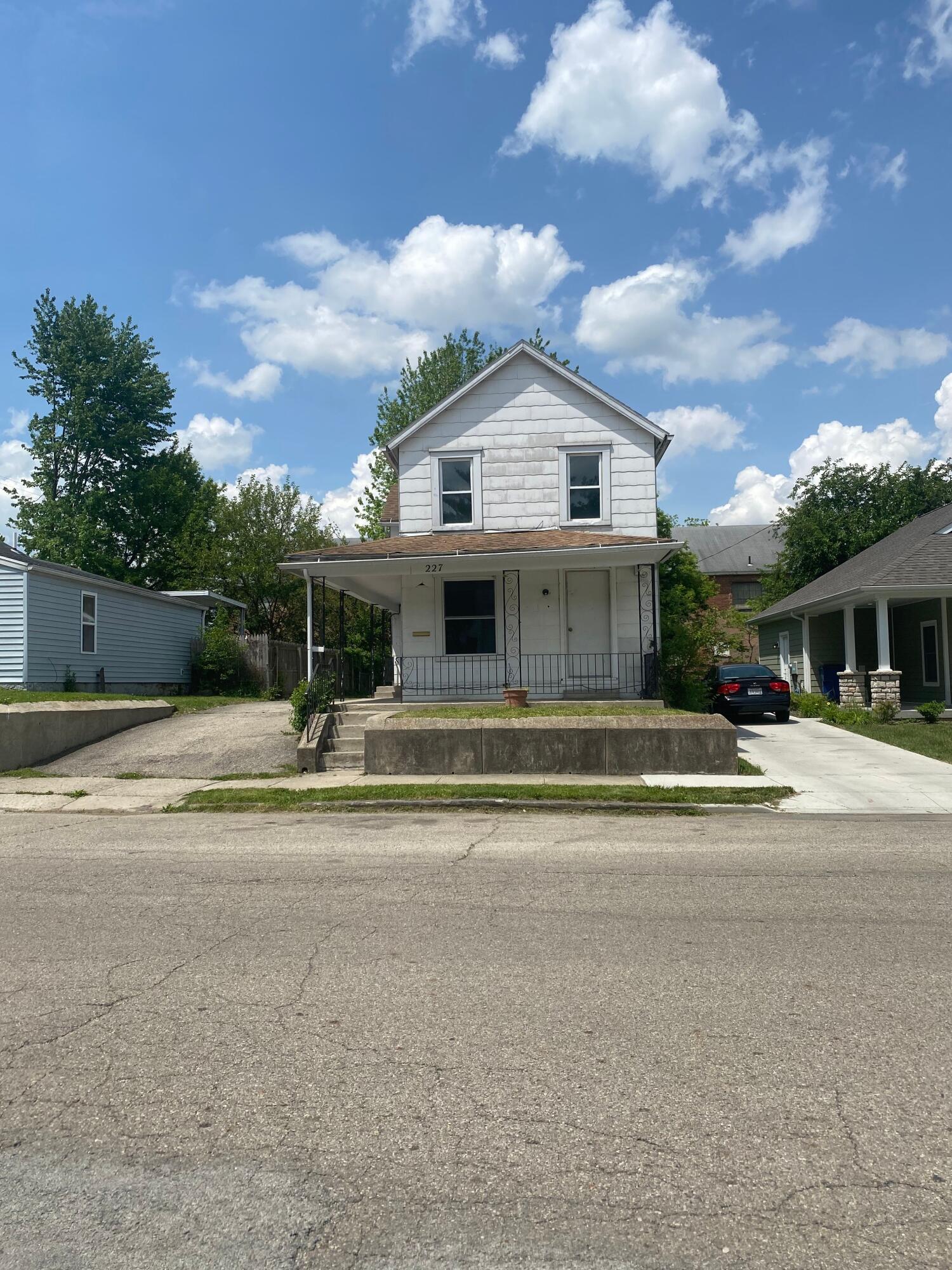 227 North Shaffer Street Springfield, OH 45504 - Photo 1 of 9 Gallery Image 1