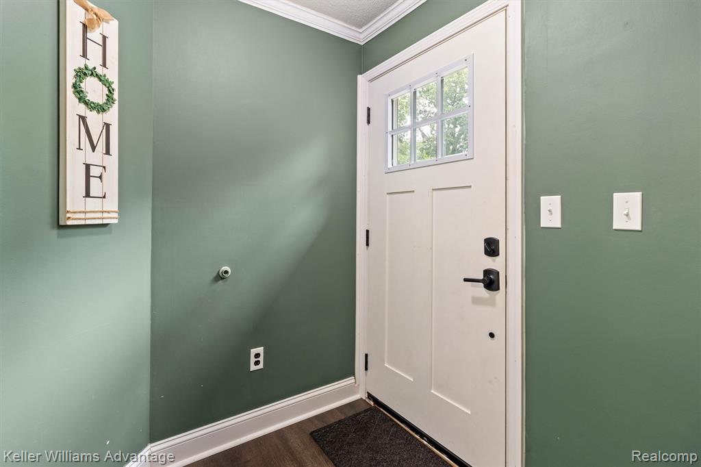 1815 Gulley Road Howell, MI 48843 - Photo 6 of 38