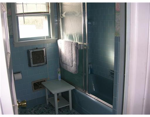 35 Langworthy Road Westerly, RI 02891 - Photo 8 of 13 Bathroom.