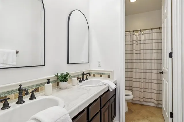 $1,425,000 | 5527 Alexandrine Court, Oceanside, CA 92057