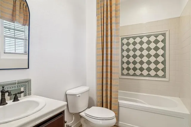 $1,425,000 | 5527 Alexandrine Court, Oceanside, CA 92057